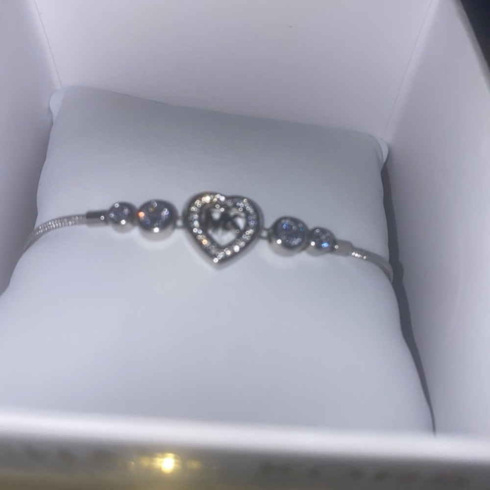 Michael Kors Silver Heart Slider Bracelet BNIB - Picture 5 of 7